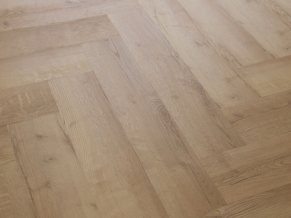 Sol vinyle décor chêne harmonieux, parquet bâton-rompu