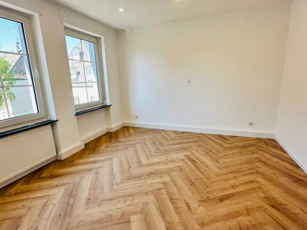 Sol vinyle décor chêne harmonieux, parquet bâton-rompu