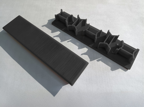 Embout pour panneau coextrudé en aluminium Charcoal
