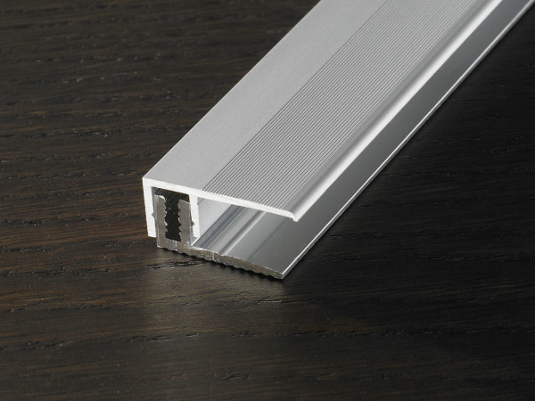 Profilé de finition PROVARIO Universal Aluminium anodisé Argent